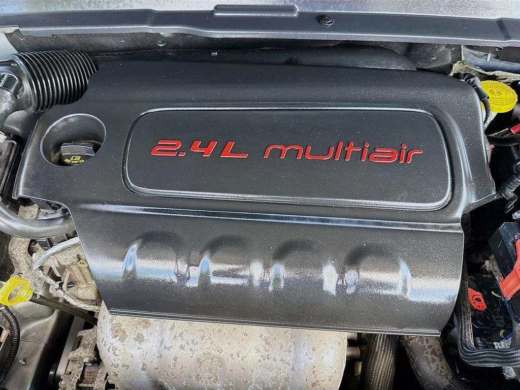Used 2019 Billet Silver Metallic Clearcoat Jeep Latitude image 29
