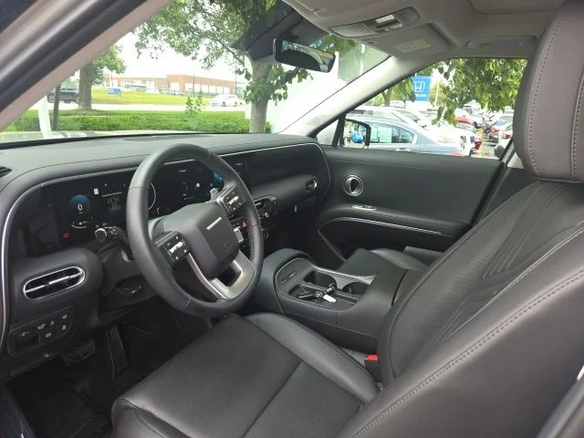 Used 2026 Silver Hyundai SEL Convenience image 19