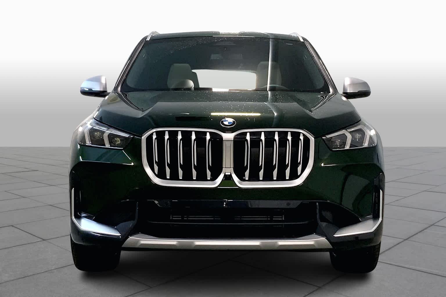 Used 2024 San Remo Green Metallic BMW xDrive28i image 3