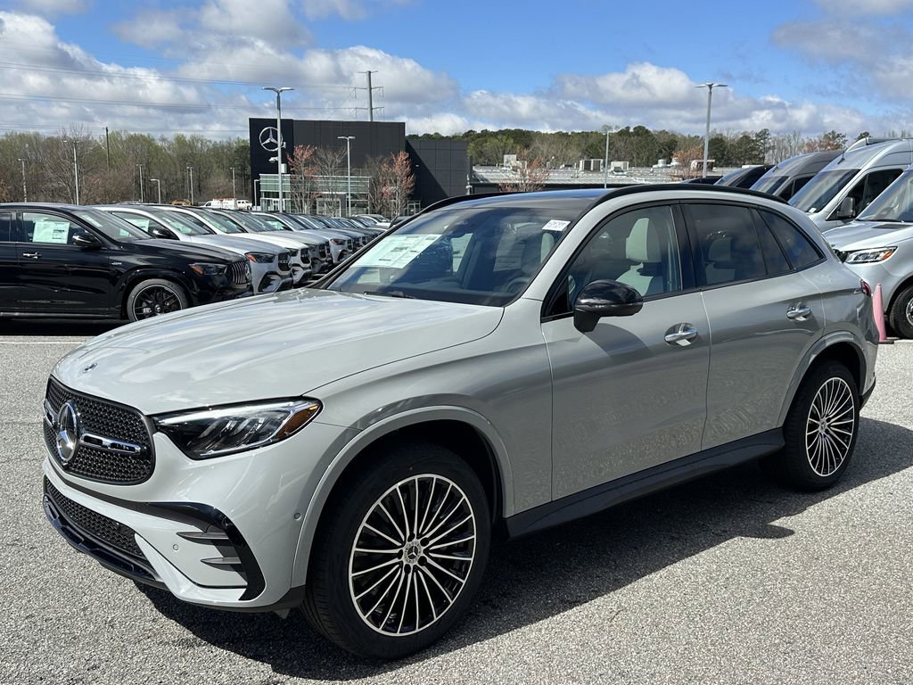New 2026 MANUFAKTUR Alpine Grey Mercedes-Benz GLC 300 image 4