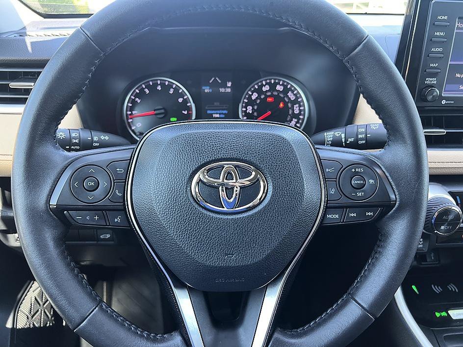 Used 2021 Lunar Toyota XLE Premium image 23