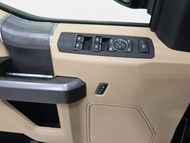Used 2020 Black Metallic Ford XLT image 28