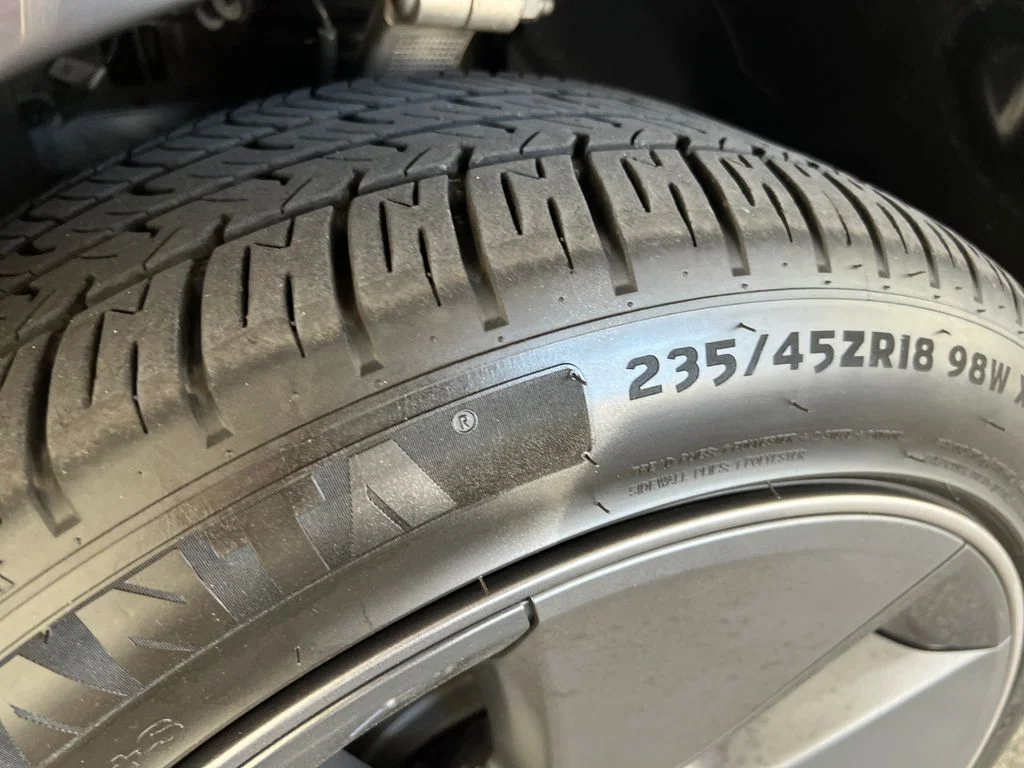 Used 2023  Tesla Base image 28
