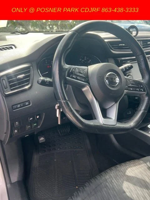 Used 2018 Silver Nissan SV image 10