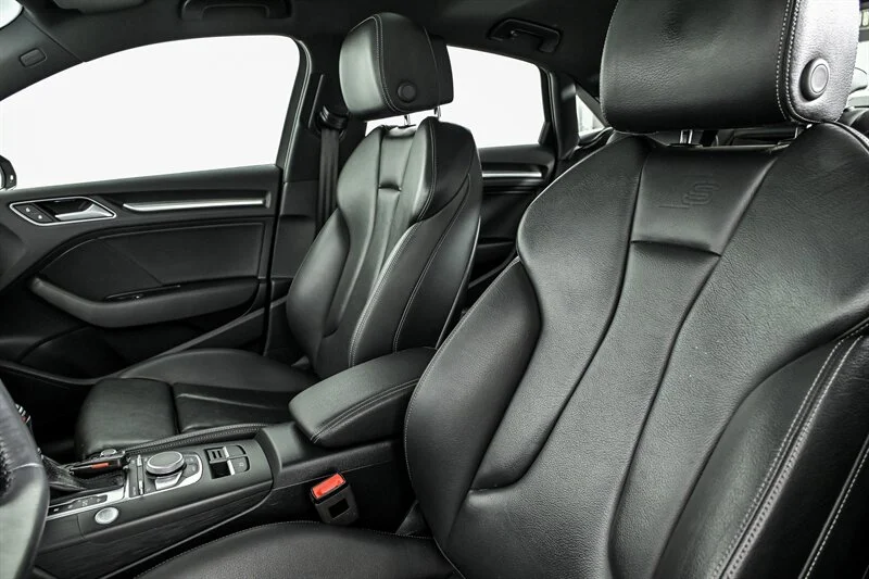 Used 2020 Brilliant Black Audi quattro S line Premium 45 image 16