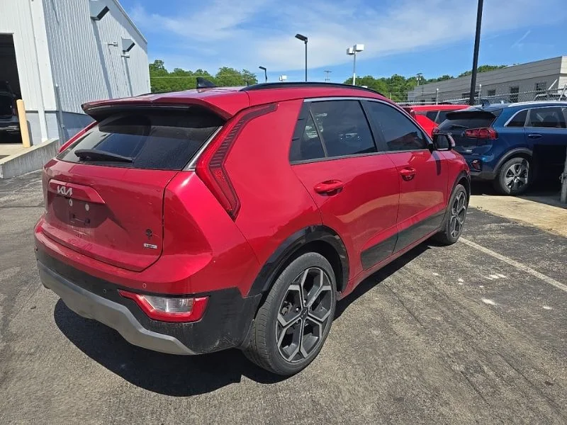 Used 2024 Red Kia EX Touring image 8