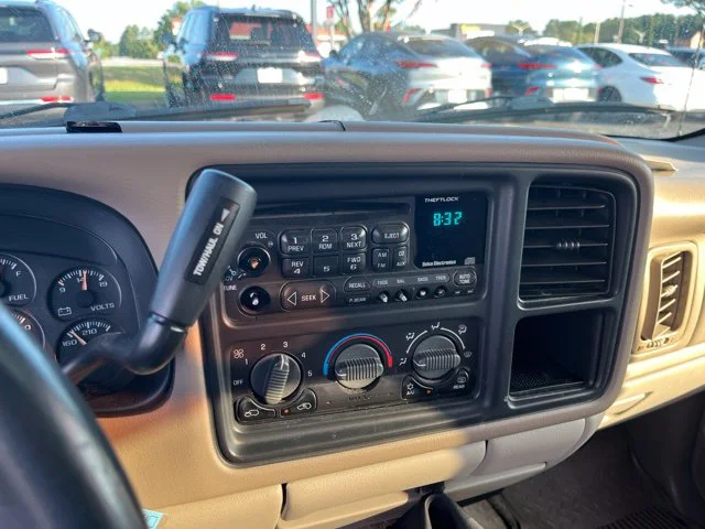 Used 2001  GMC SLE image 19