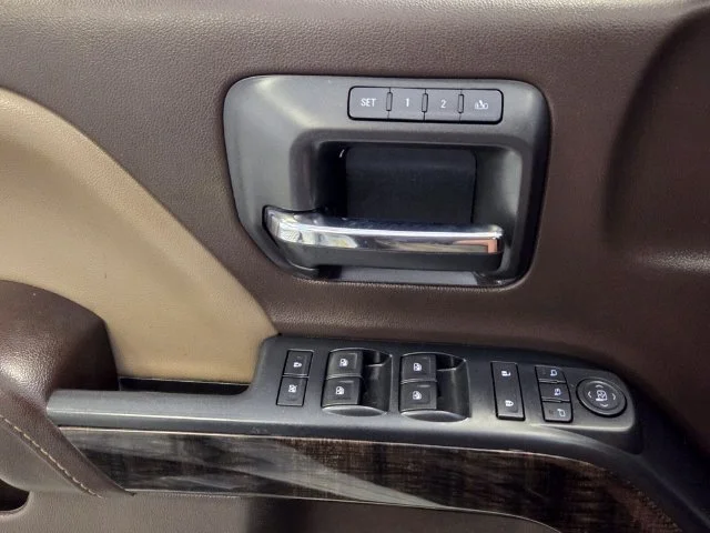 Used 2016 WHITE FROST TRICOAT GMC Denali image 25