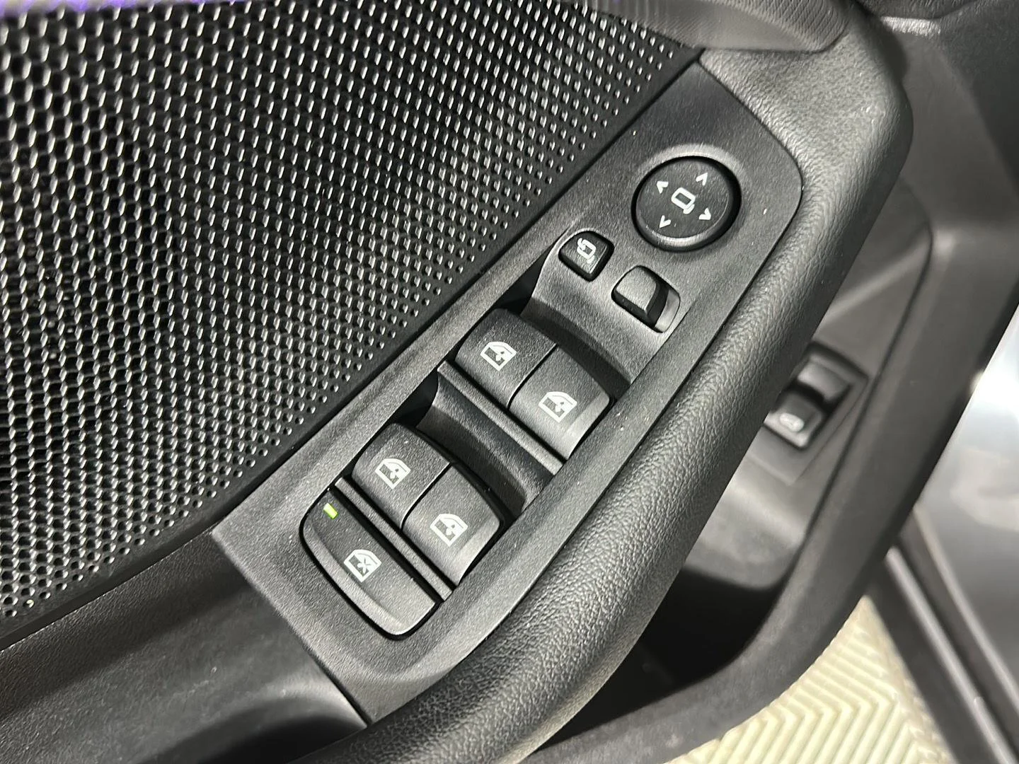 Used 2020 Mineral Grey Metallic BMW 228i xDrive image 8