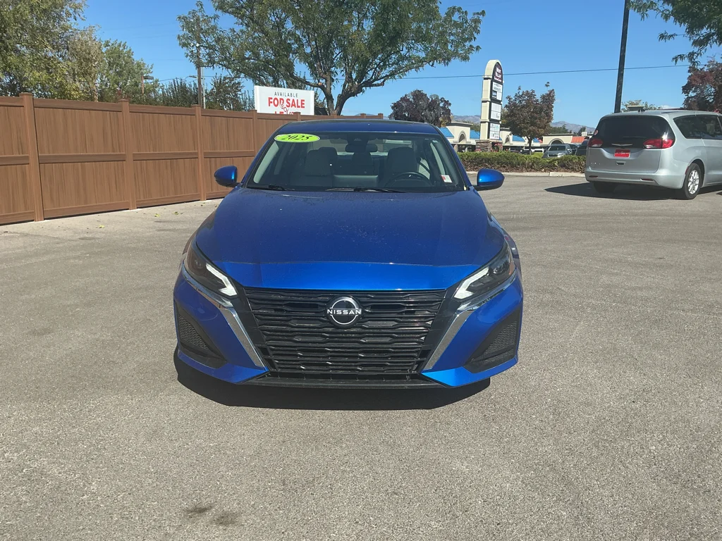 Used 2025 Bluestone Pearl Nissan SV image 2