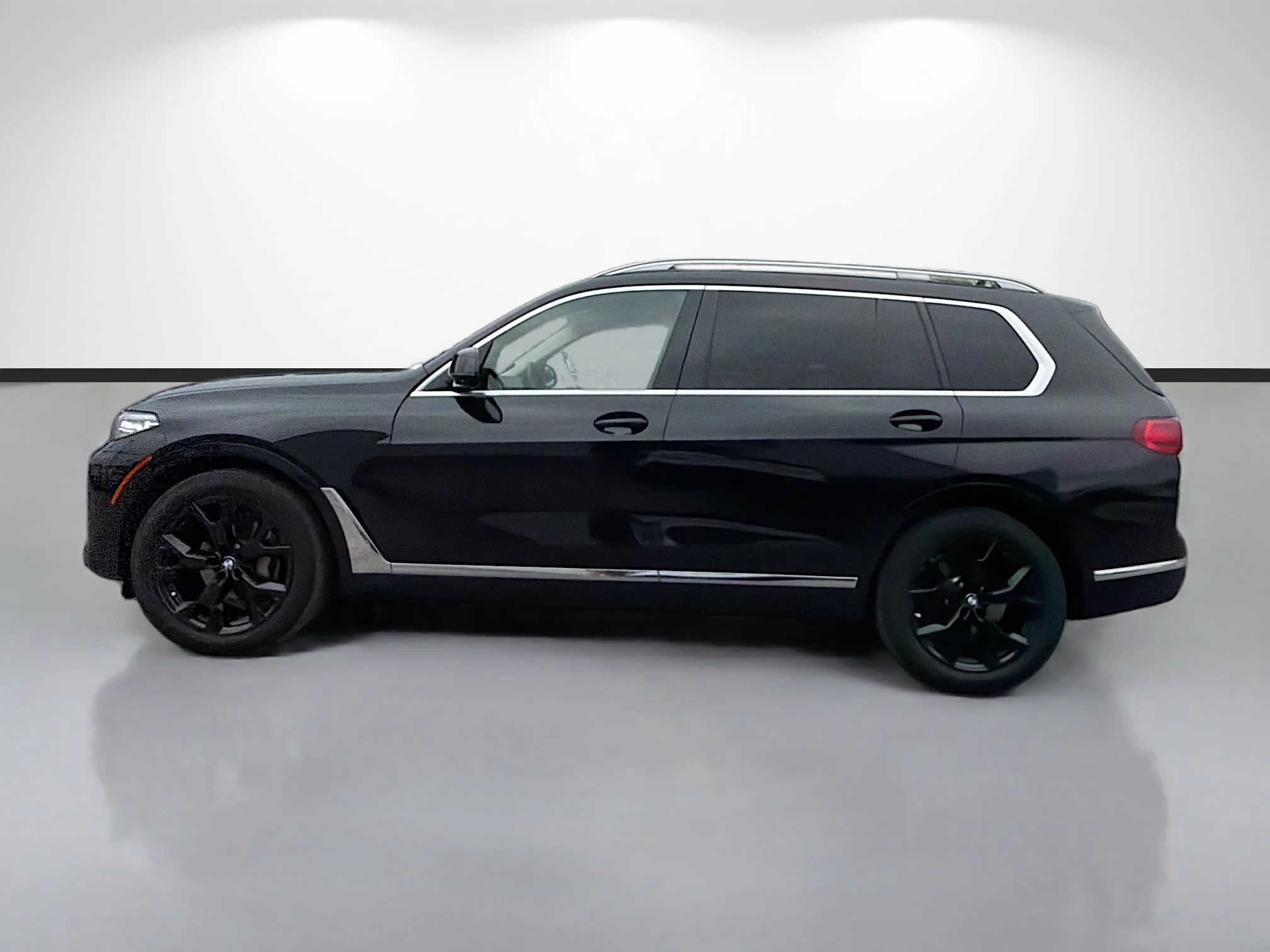 Used 2022 Black Sapphire Metallic BMW xDrive40i image 6