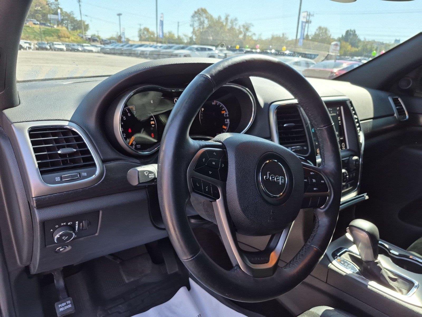 Used 2018 Bright White Clearcoat Jeep Altitude image 18