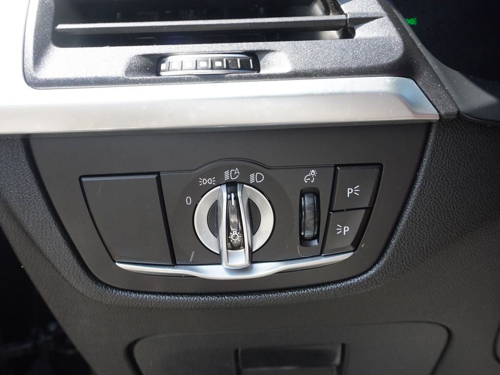 Used 2023 Black BMW xDrive30i image 38