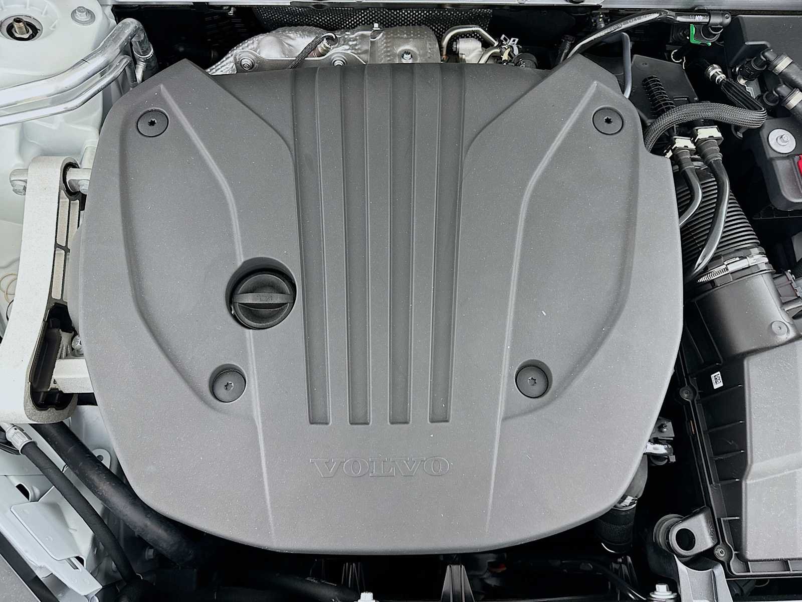 New 2026 Crystal White Volvo Ultra image 28
