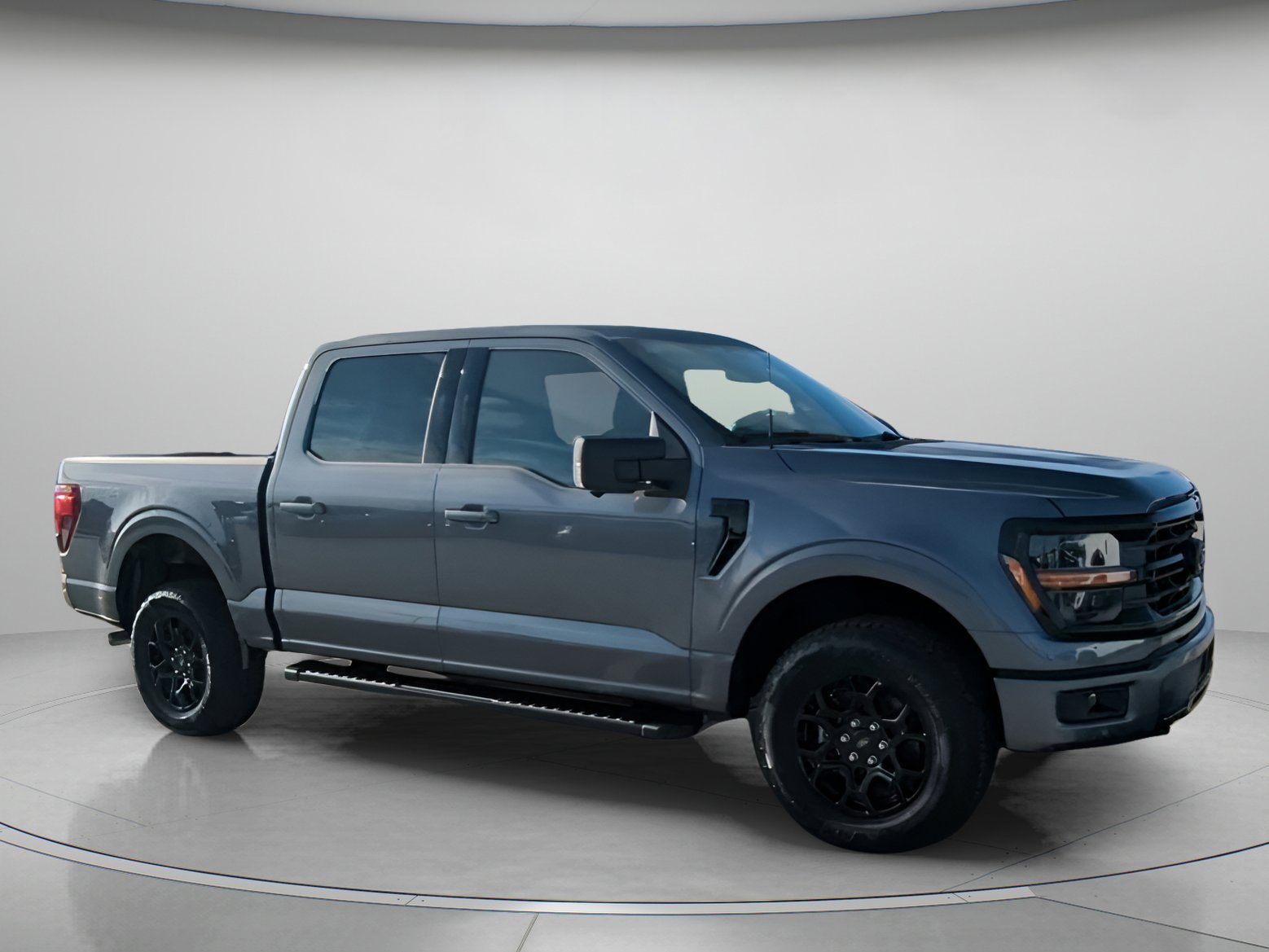 New 2026 Carbonized Gray Metallic Ford XLT image 33