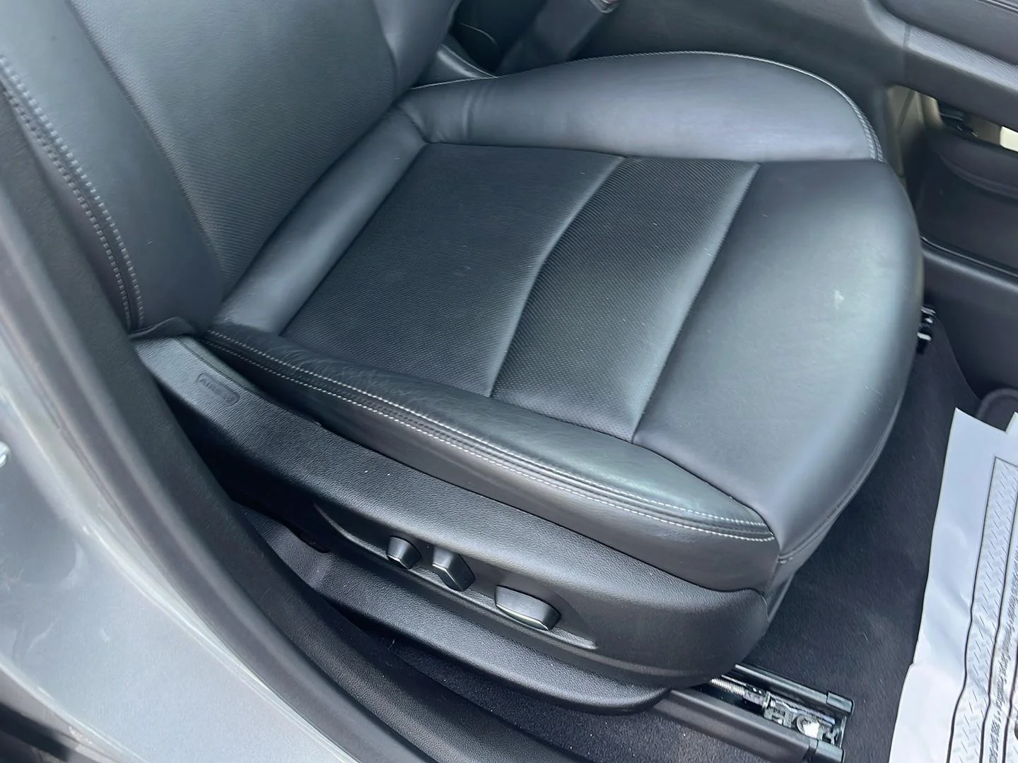 2025 Cadillac XT6 Premium Luxury - Photo 32
