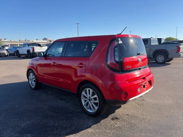 Used 2017 Inferno Red Kia + image 5
