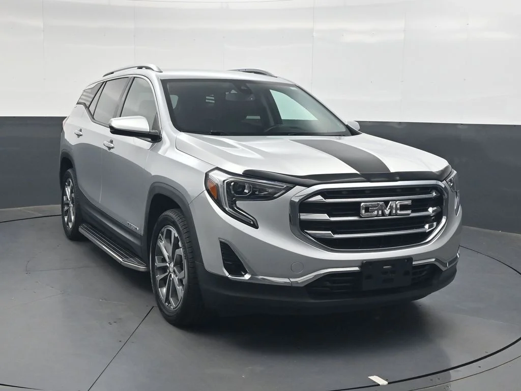 Used 2021 Silver GMC SLT image 2