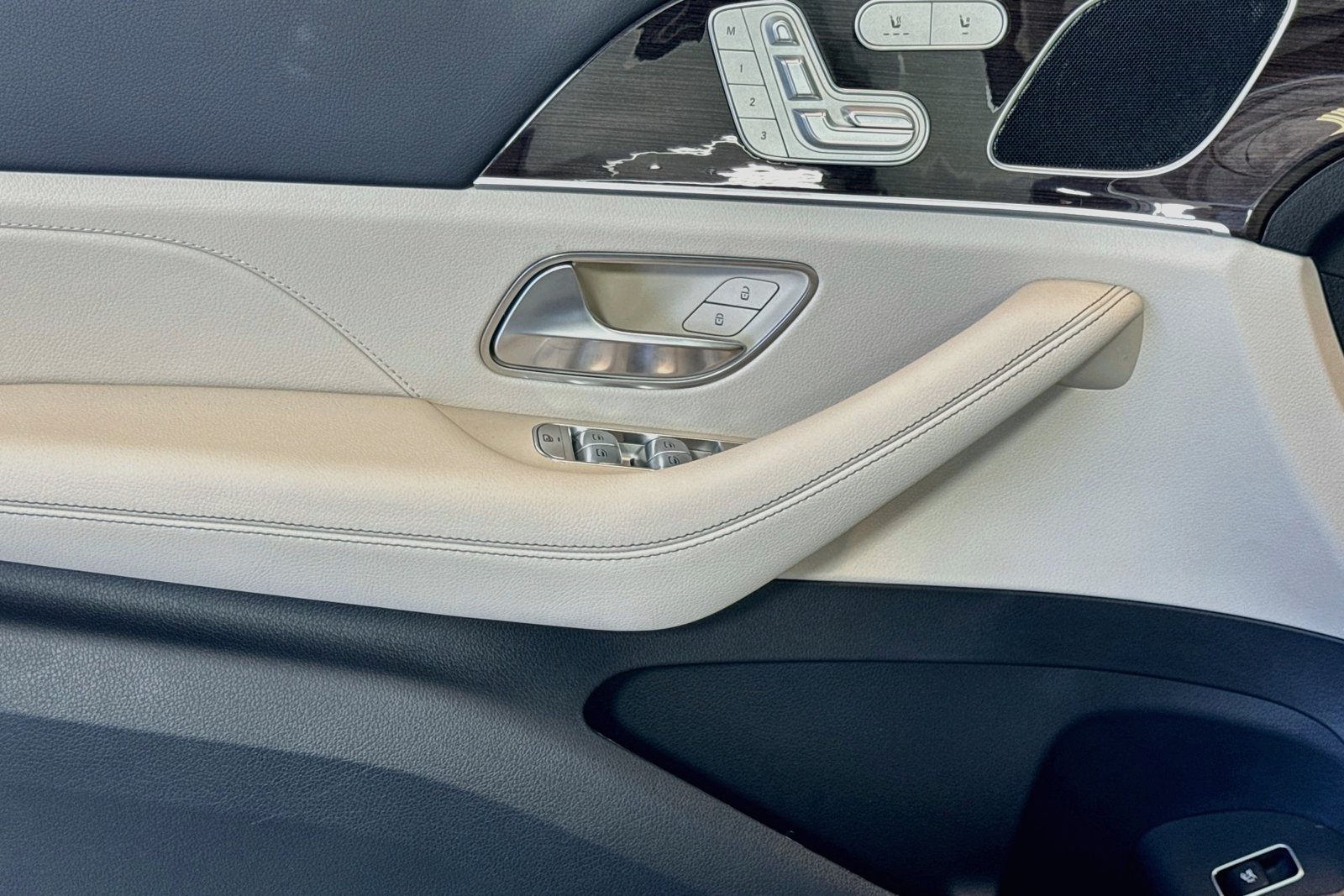 New 2026 Polar White Mercedes-Benz GLE 350 image 16
