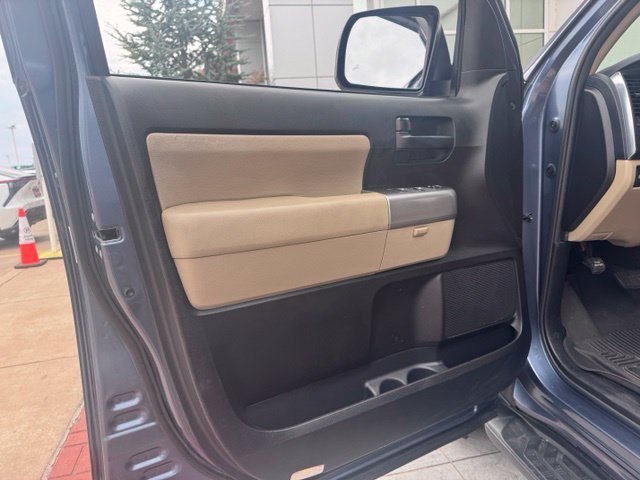 Used 2018 Blue Toyota SR5 image 33