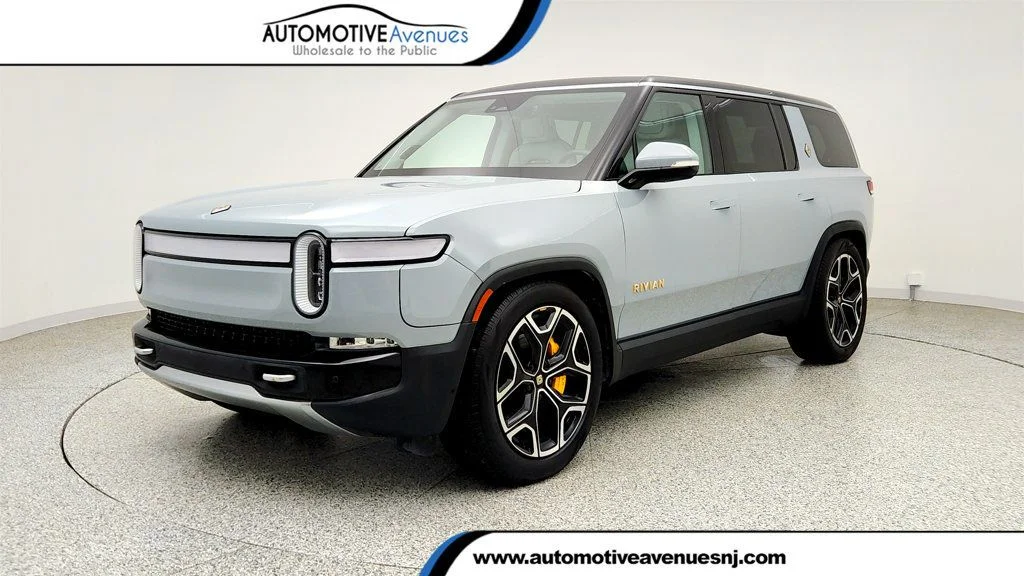 2024 Rivian R1S Adventure Quad-Motor Large Pack's photo
