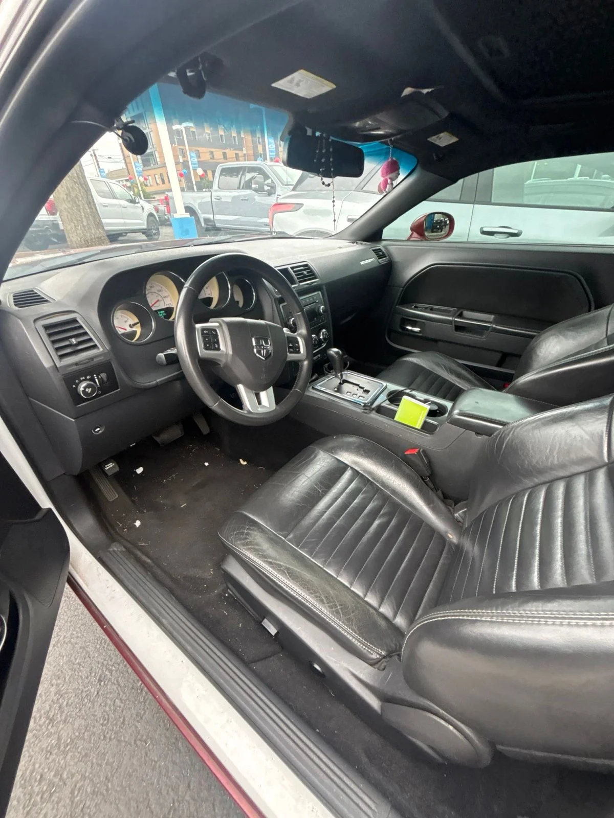 Used 2013 Bright White Clearcoat Dodge SXT image 21