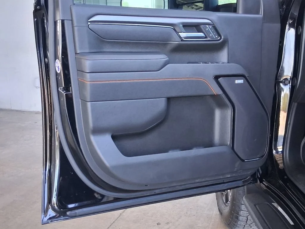 Used 2025 Onyx Black GMC AT4 image 17