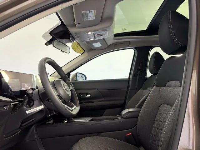 Used 2025 Brown Nissan SV image 12