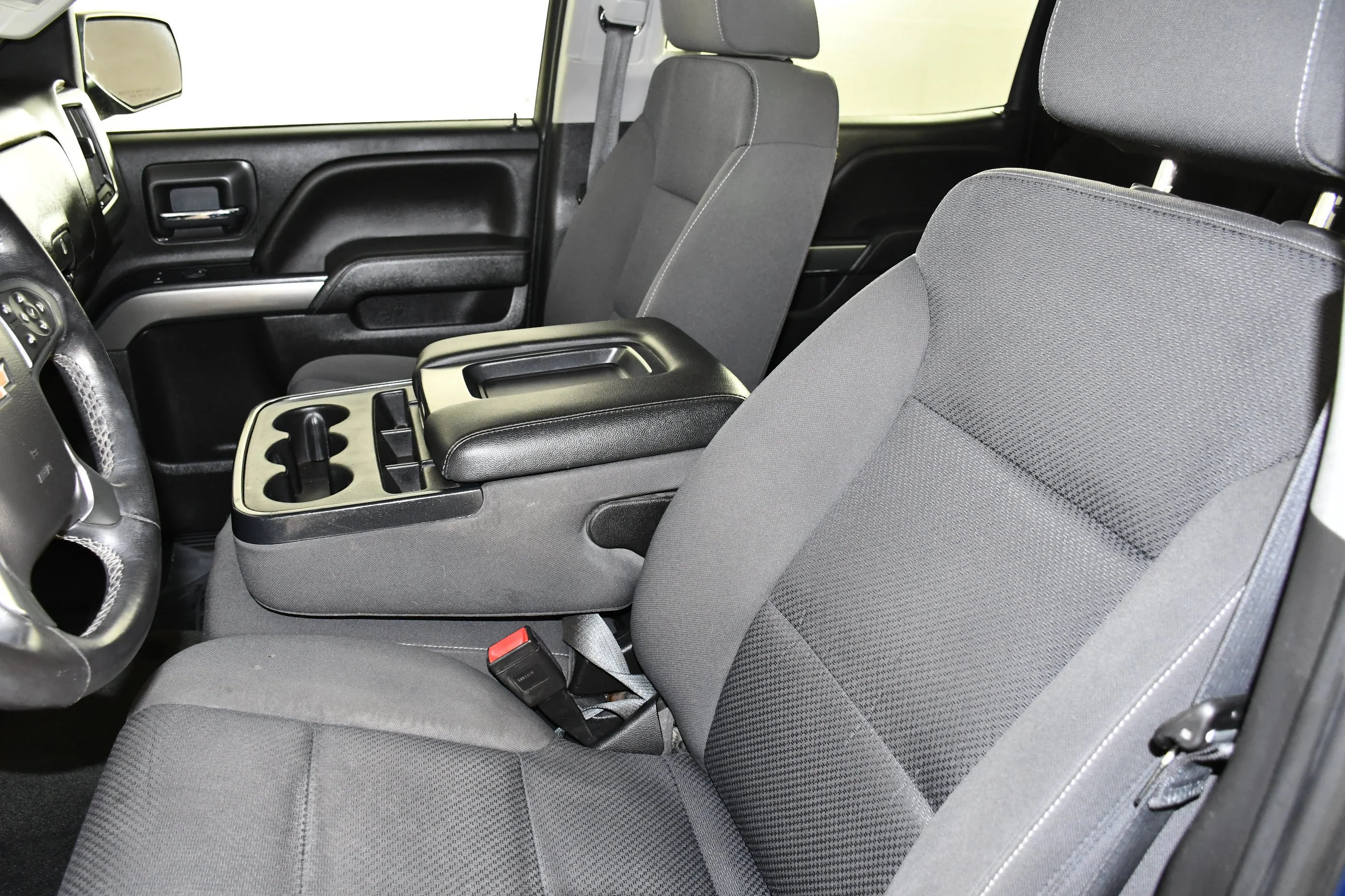 Used 2018 Deep Ocean Blue Metallic Chevrolet LT image 43