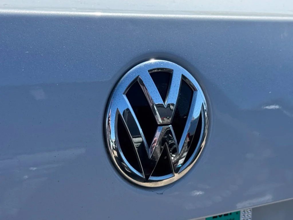 Used 2017 Gray Volkswagen 1.4T S image 8