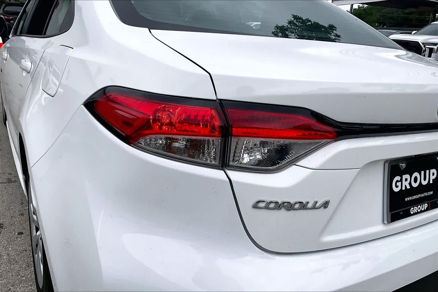 Used 2024 Ice Cap Toyota LE image 28