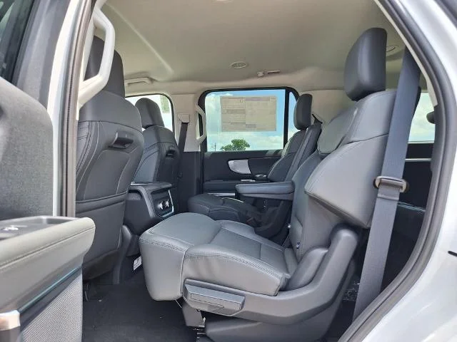 New 2026 Oxford White Ford Active image 39
