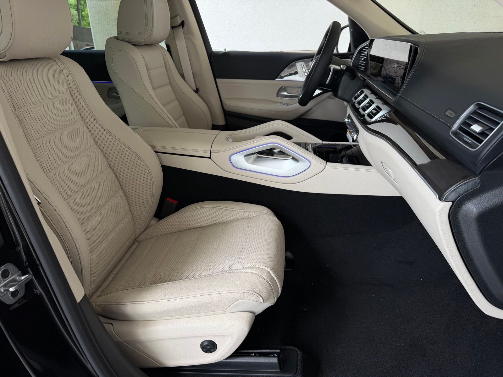 New 2026 Obsidian Black Metallic Mercedes-Benz GLS 450 image 16