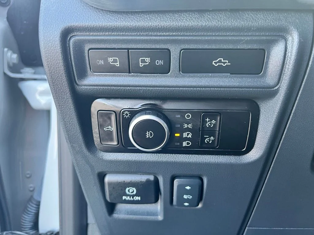 Used 2023 White Ford Lariat image 17