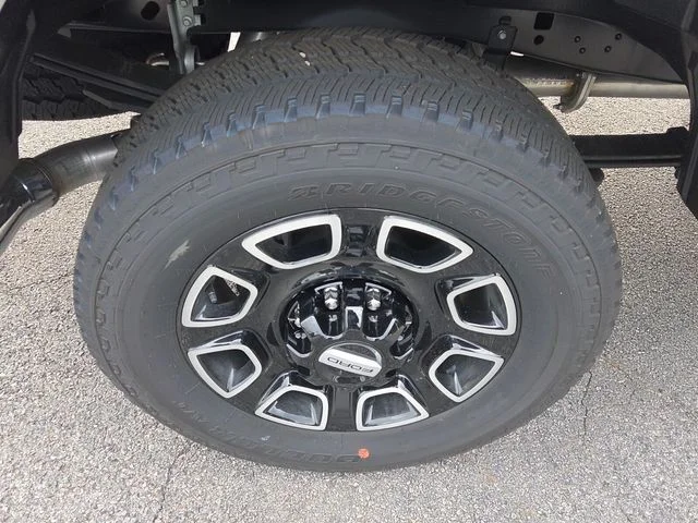 New 2026 Star White Metallic Tri-Coat Ford F-250® Platinum® image 9