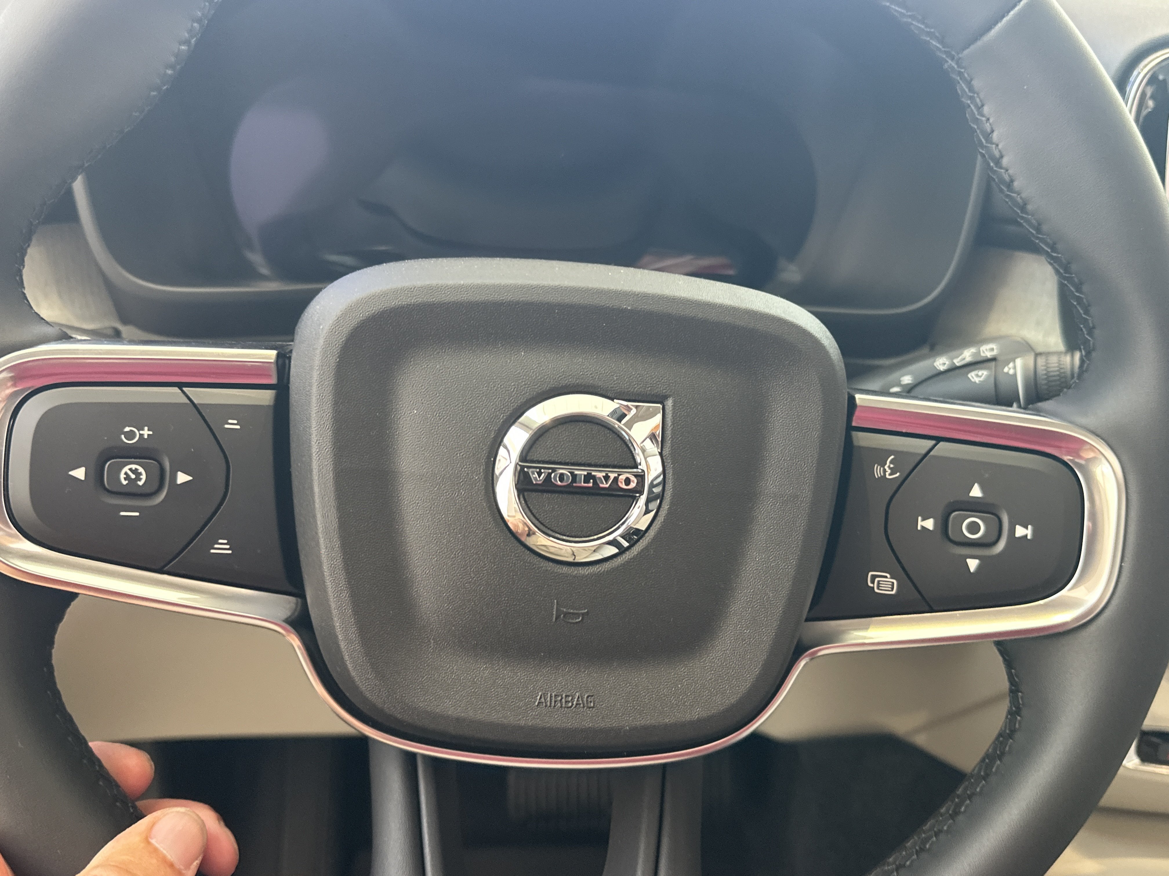 New 2026 Onyx Black Volvo Plus image 12