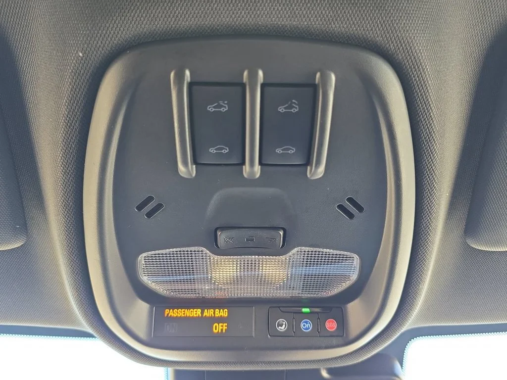 2025 Chevrolet Trax RS - Photo 36