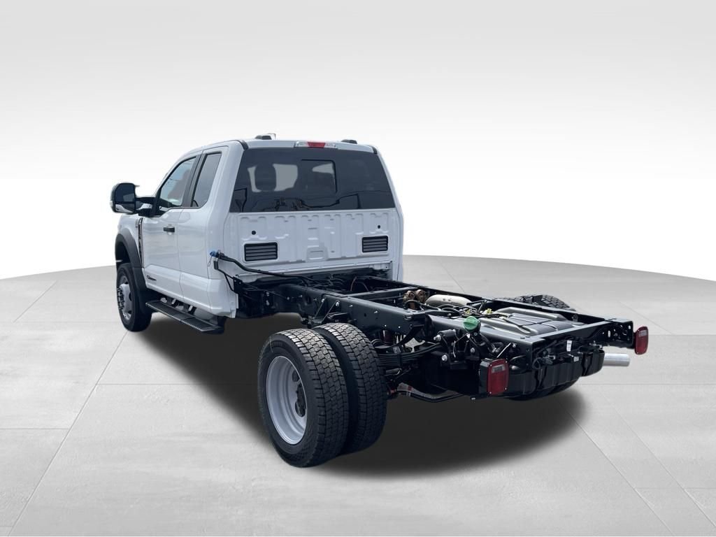 New 2026 Oxford White Ford F-450® XL image 10