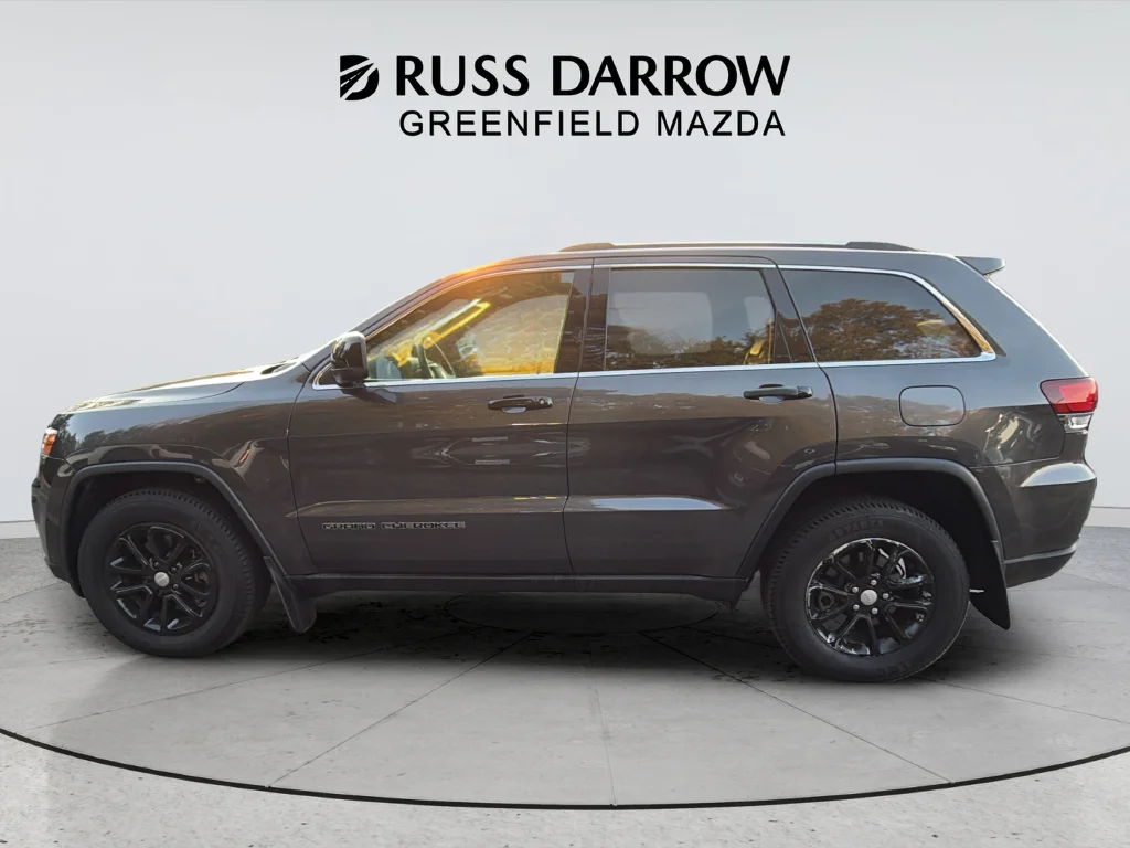 Used 2021 Gray Jeep Laredo X image 2