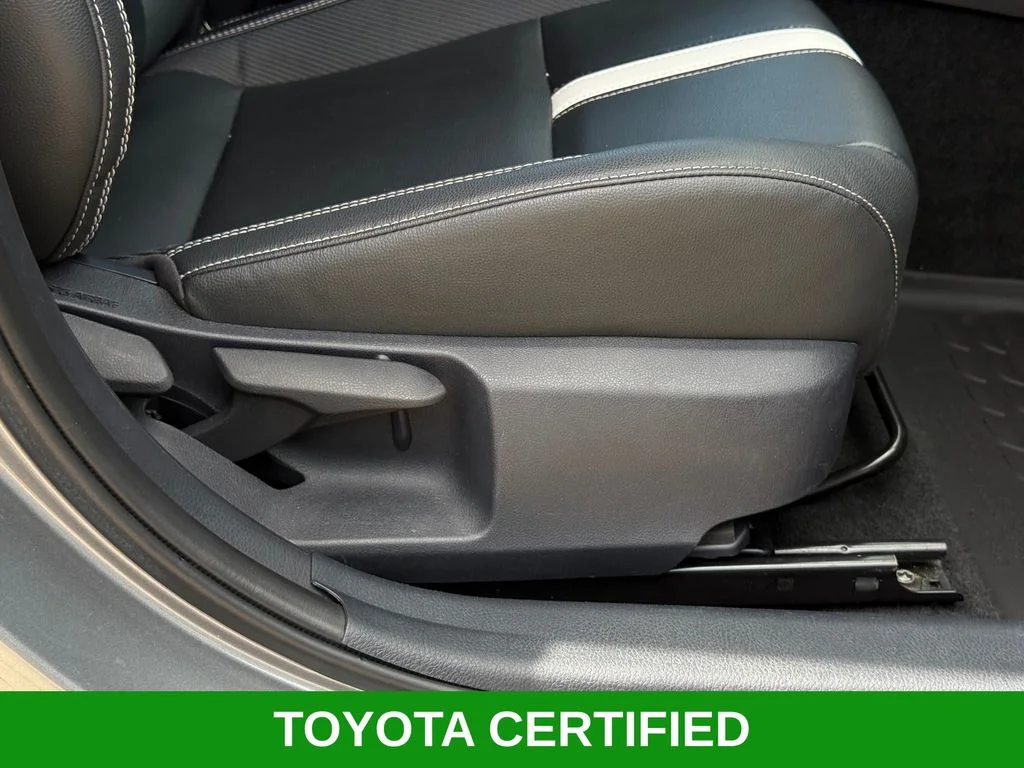 Certified Used 2025  Toyota SE image 26