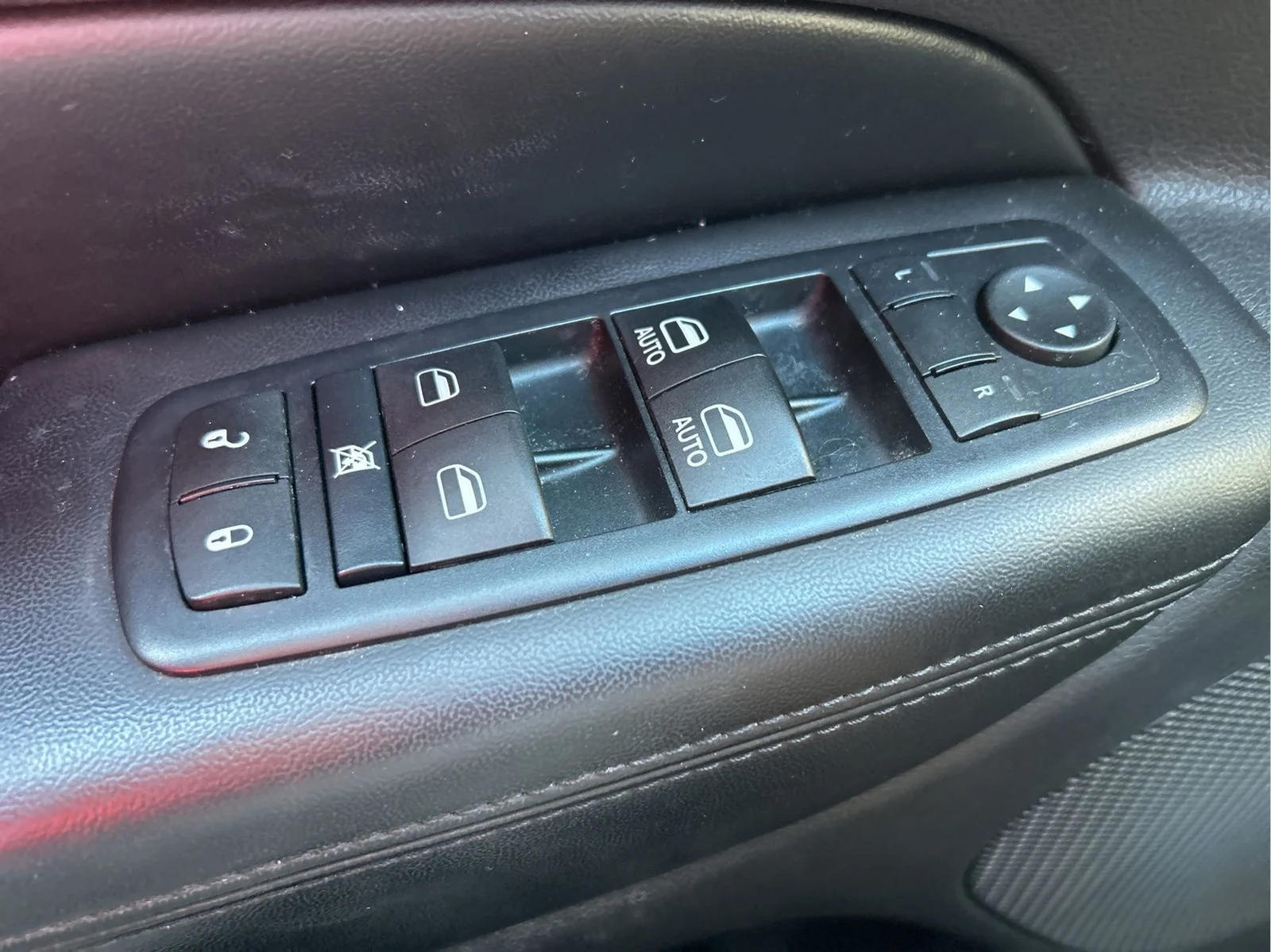 Used 2016 Brilliant Black Crystal Pearlcoat Jeep Laredo image 24