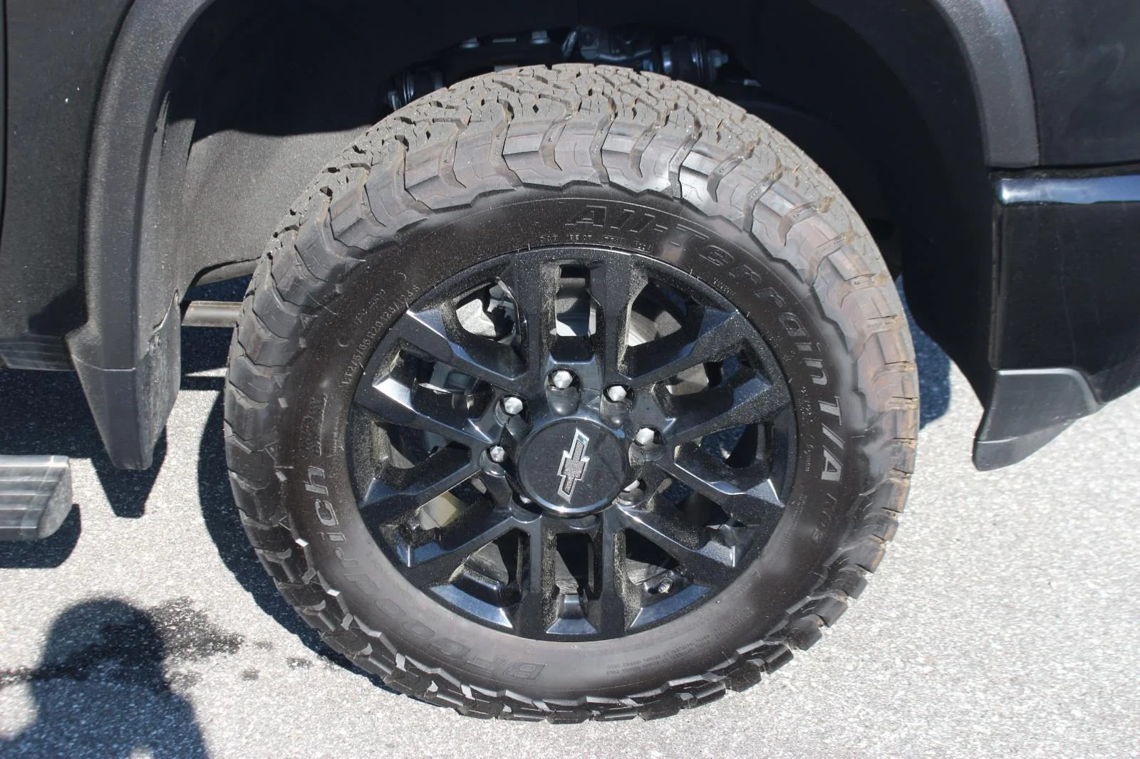 Used 2025 Black Chevrolet High Country image 41