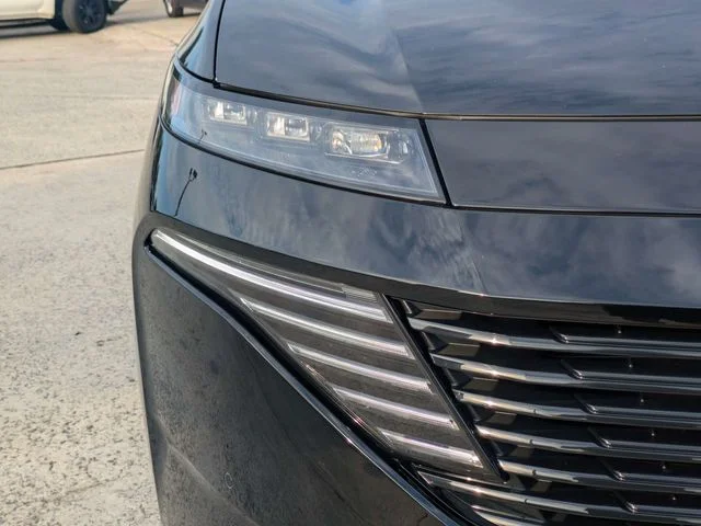 New 2027 Super Black Nissan Platinum image 10