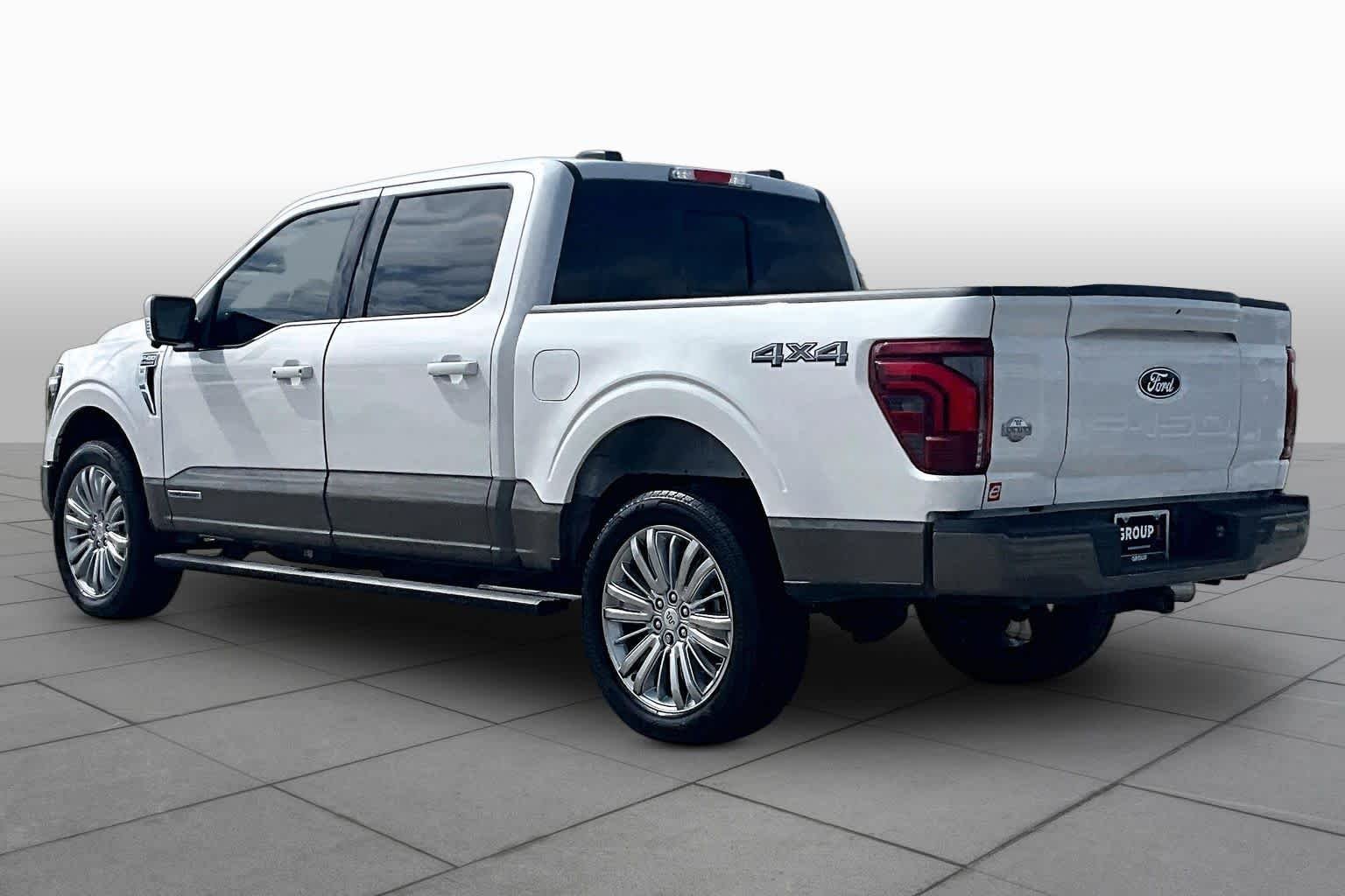 Used 2025 Star White Metallic Tri-Coat/Marsh Gray Ford King Ranch image 12