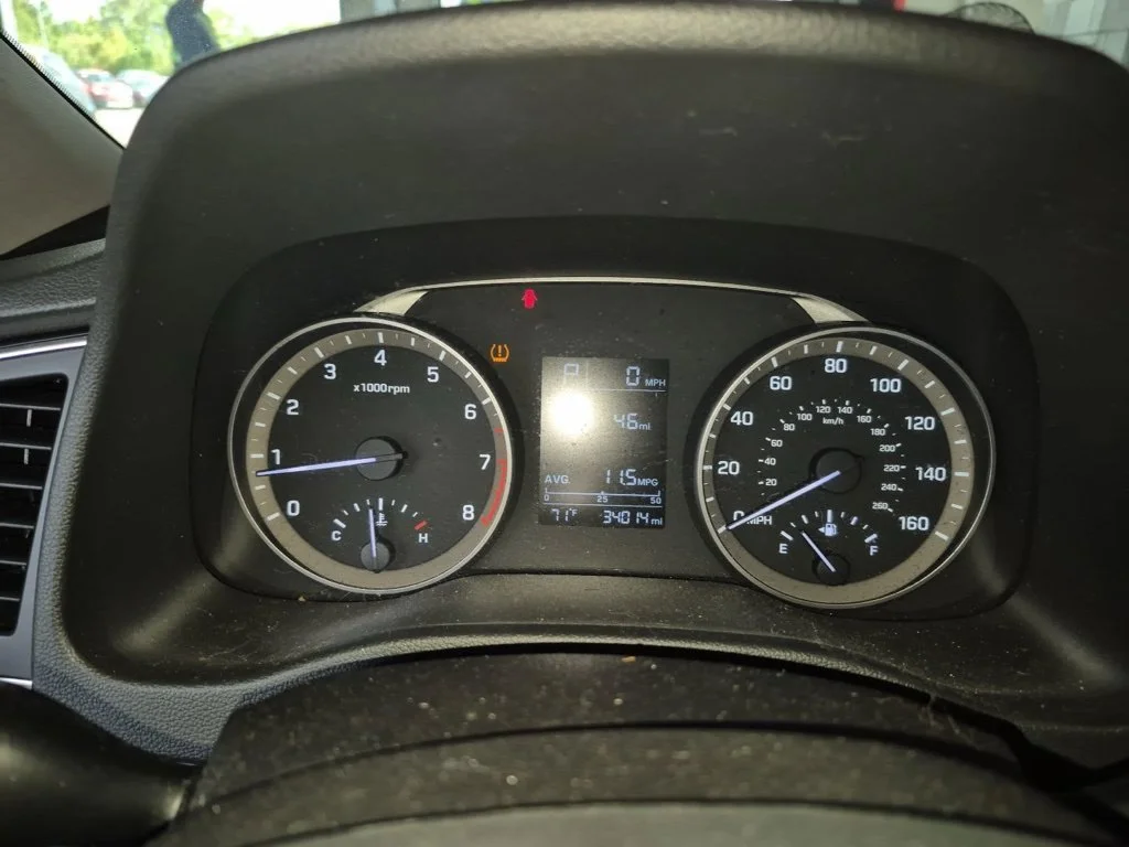 Used 2018 Gray Hyundai SE image 10