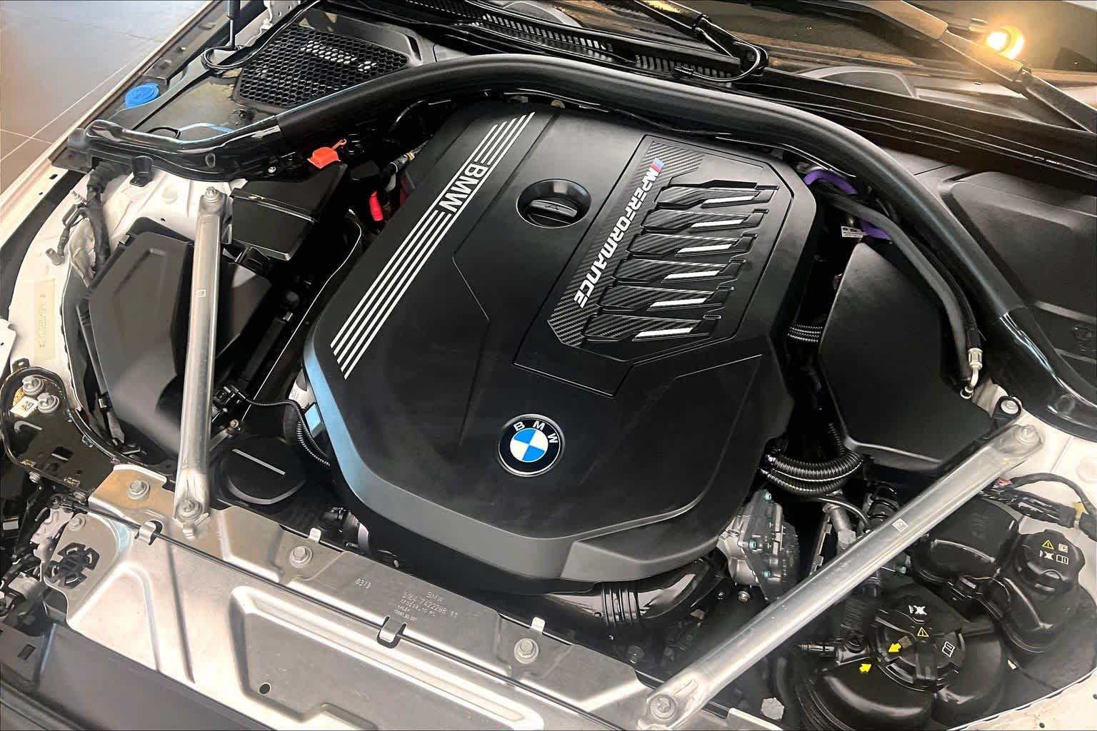 Used 2024 Alpine White BMW M440i image 31