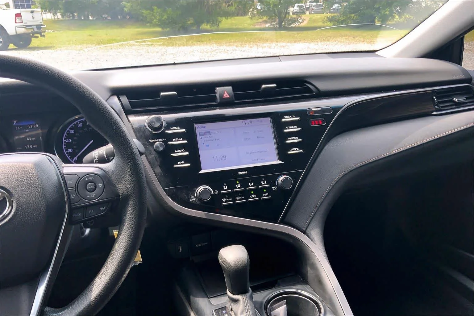 2020 Toyota Camry LE - Photo 7