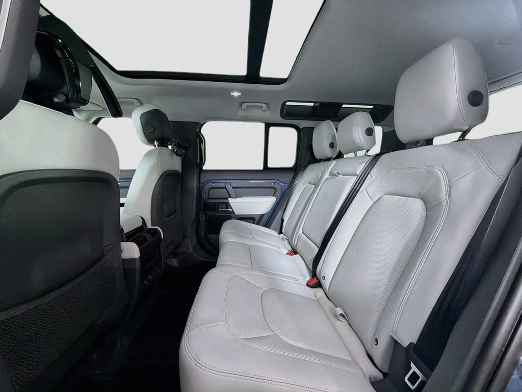 New 2026 Tasman Blue Land Rover X-Dynamic SE image 26