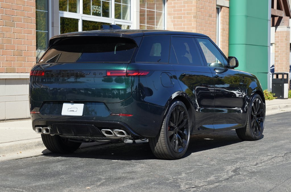 New 2027 British Racing Green Land Rover Dynamic SE image 6