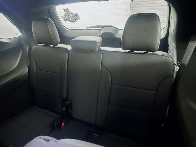 Used 2025 Beige Chevrolet High Country image 28